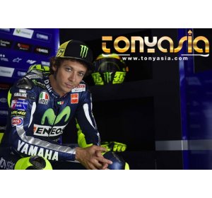 Valentino Rossi Meminta Maaf Kepada Seorang Perempuan Yang Ditabraknya di Paddock | Sabung Ayam Online | Bandar Judi Sabung Ayam